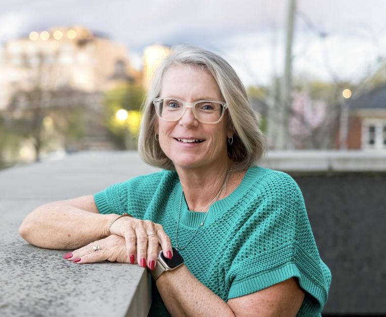 Kathrin Delutis's headshot
