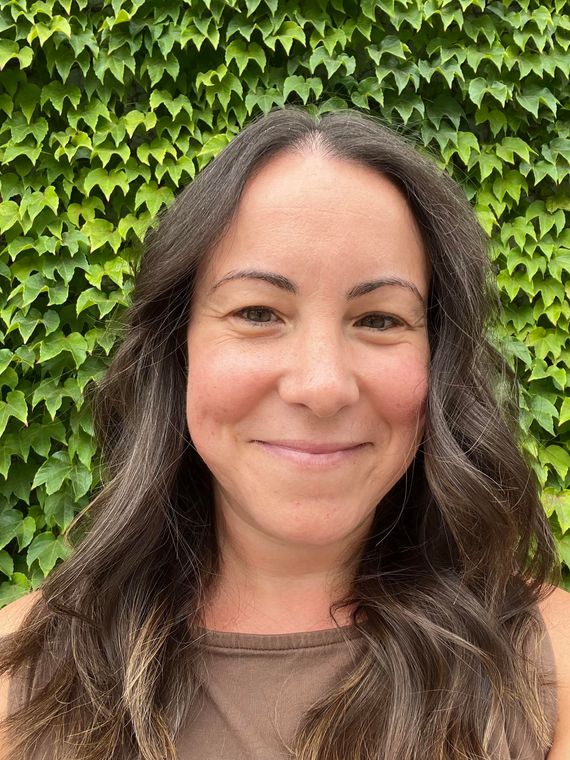 Portrait photo of Kate Bojin